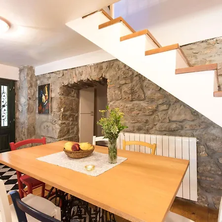 Feriehus Haus Mit Modernem Interieur Und Einer Alten Taverne By Interhome Viskovo