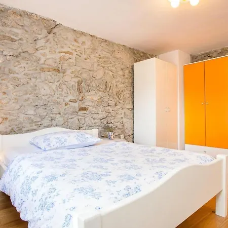 Haus Mit Modernem Interieur Und Einer Alten Taverne By Interhome *
