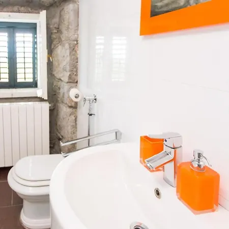 Ferienhaus Haus Mit Modernem Interieur Und Einer Alten Taverne By Interhome Viskovo