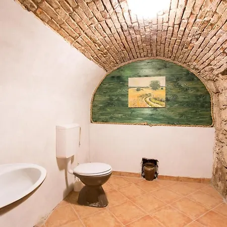 Ferienhaus Haus Mit Modernem Interieur Und Einer Alten Taverne By Interhome Viskovo