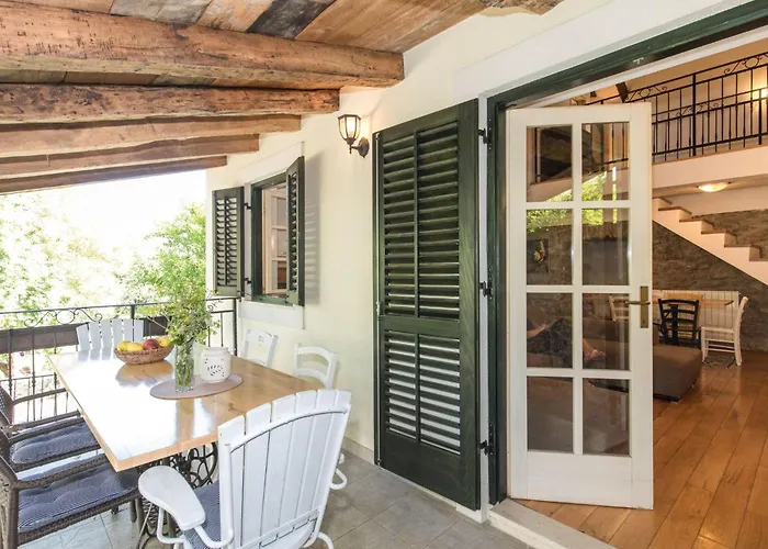 Haus Mit Modernem Interieur Und Einer Alten Taverne By Interhome Feriehus