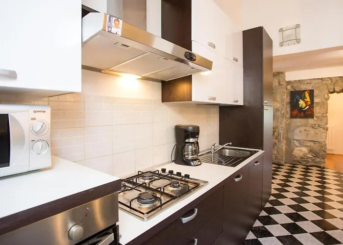 Haus Mit Modernem Interieur Und Einer Alten Taverne By Interhome *