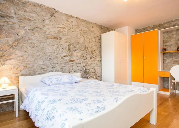 Haus Mit Modernem Interieur Und Einer Alten Taverne By Interhome *