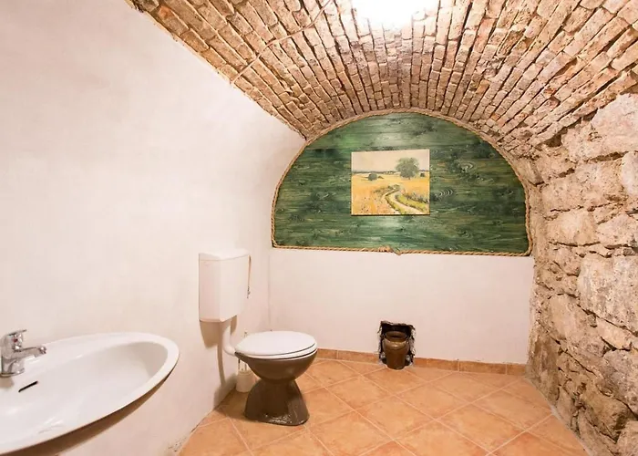 Feriehus Haus Mit Modernem Interieur Und Einer Alten Taverne By Interhome Viskovo