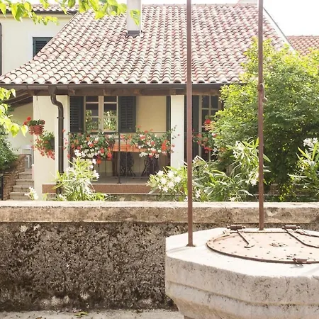 度假居 Haus Mit Modernem Interieur Und Einer Alten Taverne By Interhome *
