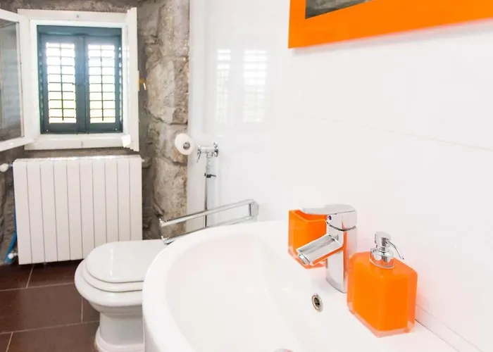 度假居 Haus Mit Modernem Interieur Und Einer Alten Taverne By Interhome Viskovo