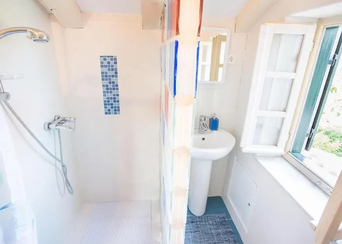 Haus Mit Modernem Interieur Und Einer Alten Taverne By Interhome 度假居