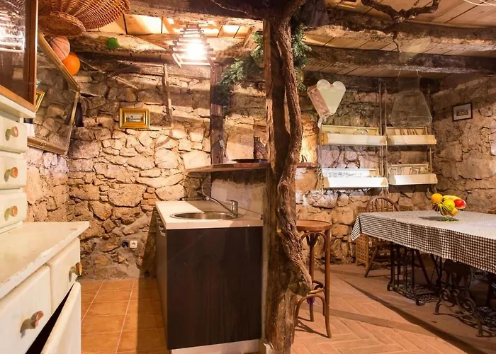 Haus Mit Modernem Interieur Und Einer Alten Taverne By Interhome *