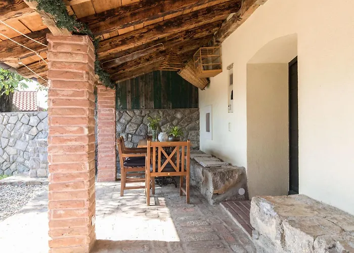 Haus Mit Modernem Interieur Und Einer Alten Taverne By Interhome 度假居 *